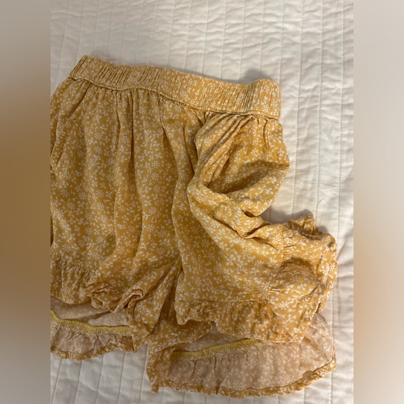 Abercrombie & Fitch Women's Shorts size small Floral Pull On shorts - Picture 4 of 4